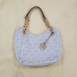 Michael Kors Pocket Book